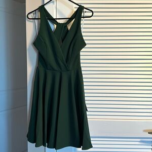 Wonder whirl Dark Green twist back dress